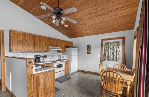 Mountain Home Cabin | Whitlock Cabin at Rim Shoals