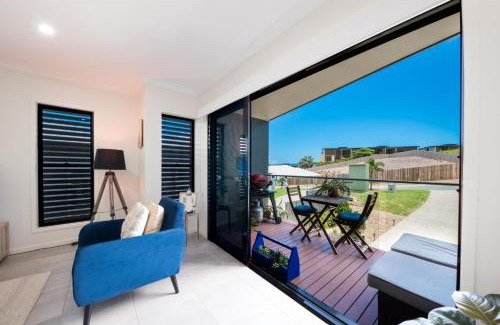 Airlie Beach House | Whitsunday Whisper Terrace - Townhouse Pets Airlie