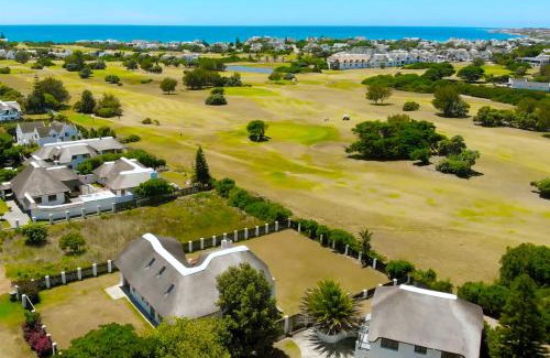 Saint Francis Bay House | Whole House! Sleeps 6 with Solar Power and Pool