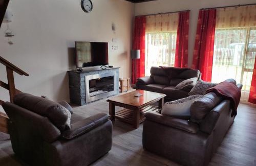 Saint Francis Bay House | Whole House! Sleeps 6 with Solar Power and Pool