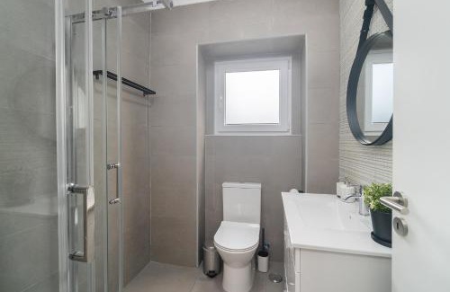 Carvoeira Apartment | WHome Cozy Stay Steps away from the Train Station