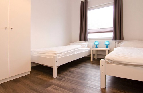 Bant Apartment | WHV city center "renovated apartment with garden"