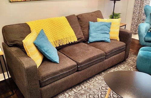 Noble Square Apartment | Wicker Park 2Bdrm 10 min to Downtown-SaltShed Weekend Special 149.00 Oct 3-5