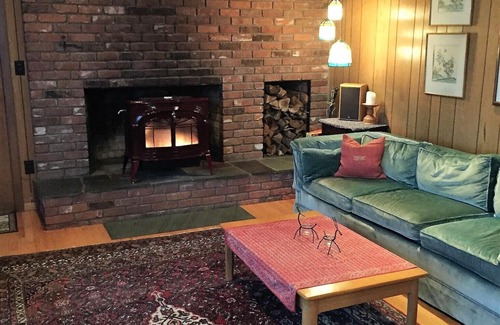 Rockingham Ski Chalet | Wide Open Mountain and Valley Views, Beautiful Sunsets, Scenic Southern Vermont