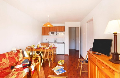 Ax-les-Thermes Apartment | Wifi, 100m from resort center, fitness, swimming pool, sauna, ski locker, 55m², Ax-Les-Thermes
