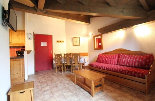 Val Cenis Apartment | Wifi, 10m from ski slopes, 4th floor, balcony, parking, tv, ski locker, 38m², Val Cenis