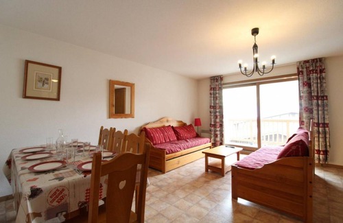 Val Cenis Apartment | Wifi, 10m from ski slopes, 2nd floor, balcony, parking, tv, ski locker, 55m², Val Cenis