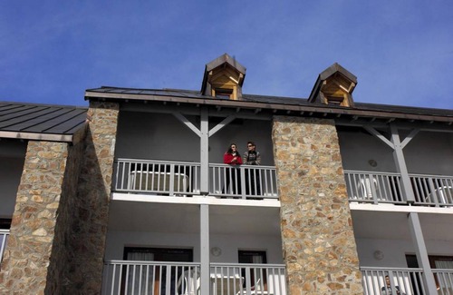 La Mongie Apartment | Wifi, 300m from ski slopes, fitness, swimming pool, terrace, tv, ski locker, 32m², Barèges/La Mongie