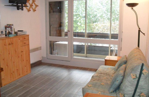 Correncon-en-Vercors Apartment | Wifi, ski-in/ski-out & foot of the slopes, 4th floor, balcony, tv, ski locker, 25m², Villard de Lans