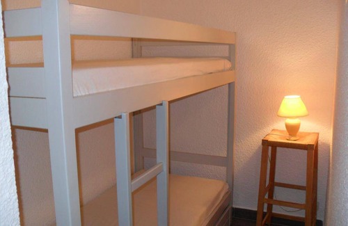 Correncon-en-Vercors Apartment | Wifi, ski-in/ski-out & foot of the slopes, 4th floor, balcony, tv, ski locker, 25m², Villard de Lans