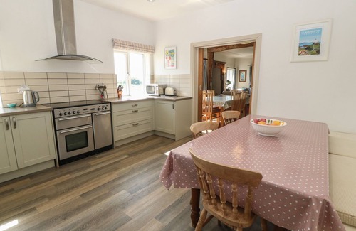 Caergeiliog Cottage | Wig Carna