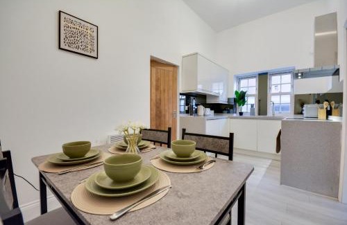 Wigan Apartment | Wigan - Apartment - Sleeps 3 - Parking - Stadium