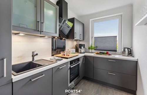 Schleswig Apartment | Wikingeck - terrace, 1st floor, Schlei view, shower, fully automatic coffee machine, parking lot