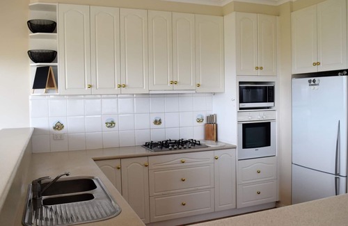 Merrijig House | WILD DOG RISE - sleeps 16 -base MT BULLER Perfect ski Getaway - local discounts