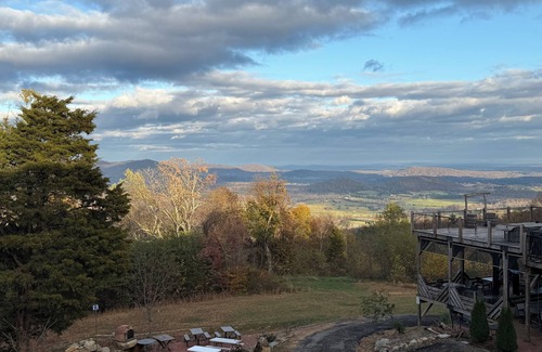 Stanardsville House | Wild & Free Lodge Rm. 202