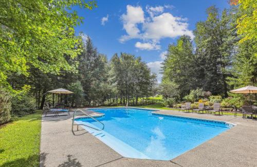 Stowe Area House | Wildebrook: 4 br, fireplace, a/c, hot tub, community summer pool
