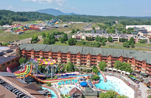 Sevierville Resort | Wilderness at the Smokies - Stone Hill Lodge