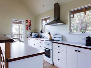 Yallingup Cabin | Wildwood Valley