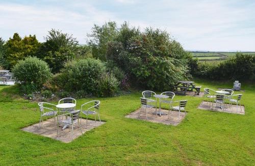 Woolfardisworthy Apartment | Willow Apartment - Uk49303