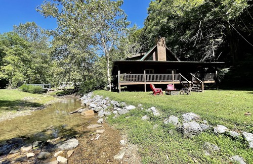 Townsend Cabin | Willow Creek 2 Bedroom Cabin by RedAwning