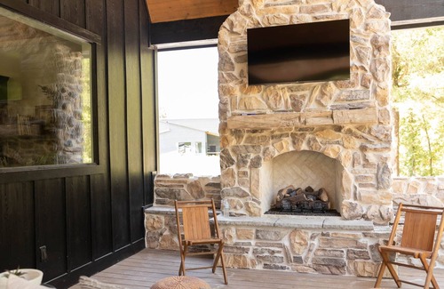 Broken Bow House | Willow Creek – Creek Side, Luxury Cabin