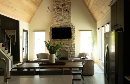 Broken Bow House | Willow Creek – Creek Side, Luxury Cabin