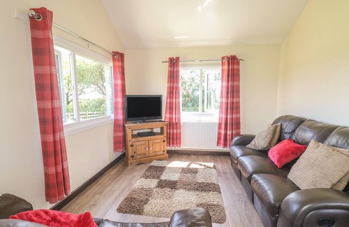 Brazzacott Cabin | WILLOW LODGE, pet friendly, character holiday cottage in Launceston