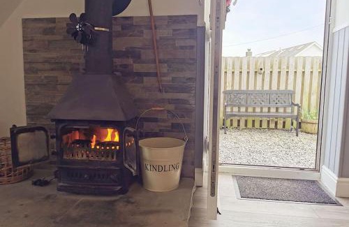 Trearddur Bay House | WILLOW SNUG - Trearddur Bay COSY apartment