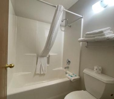 Branson Theater District Hotel | Willow Tree Inn Branson