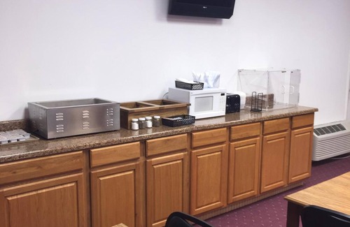 Branson Theater District Hotel | Willow Tree Inn