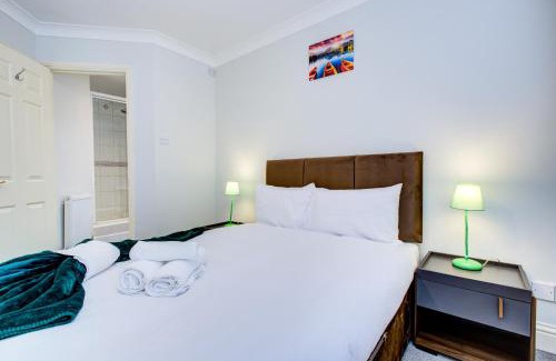 Abbey Apartment | Wimbledon 2BR Flat Sleeps 6 Free Parking