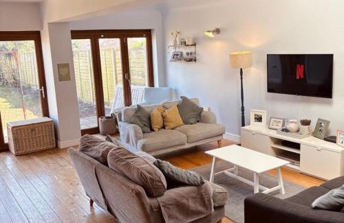 Wimborne House | Wimborne Spacious Family Retreat