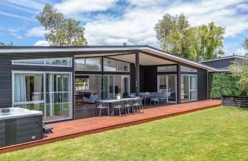 Martinborough House | Wind Down on Esther