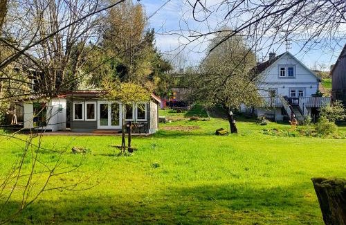 Birstein House | Wind in den Weiden, Übernachten am Bachlauf
