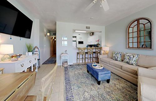 Ono Island Apartment | Windemere #704