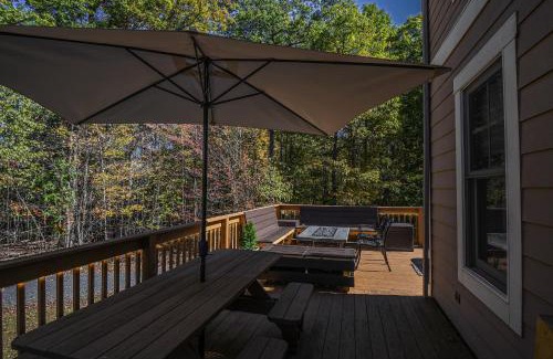Silver Ridge House | Winding Down Slope Side