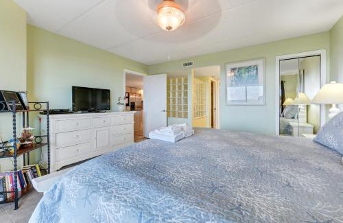 Crescent Beach Apartment | Windjammer 105