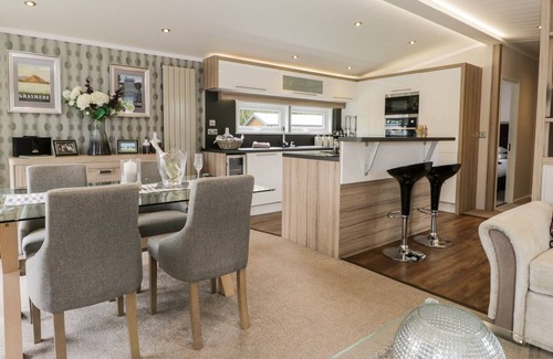 Yealand Conyers House | WINDSMEET LUXURY LODGE, family friendly, with a garden in Carnforth