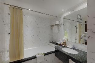 District 5 Hotel | Windsor Plaza Hotel