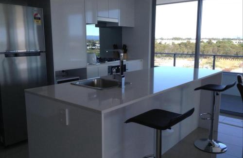 Biggera Waters Apartment | Windsurfer Resort