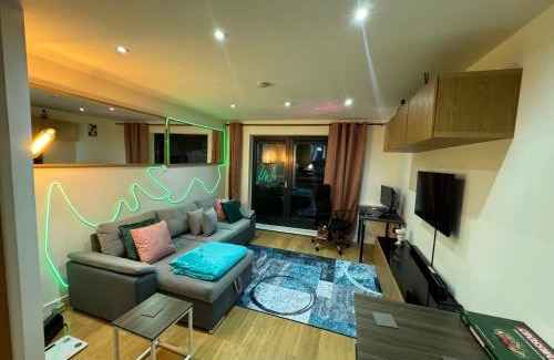 Grays Apartment | WindyS Grays Smart Home, you will love it