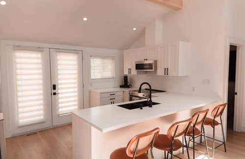Kingsville House | Wine Country Cottage