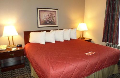 Canton Hotel | Wingate by Wyndham Canton-Hall of Fame