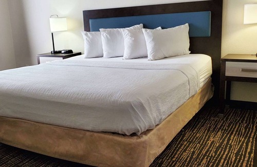 Canton Hotel | Wingate by Wyndham Canton/Hall of Fame