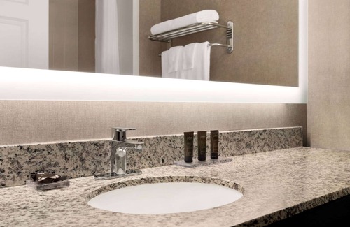 Blue Ash Hotel | Wingate by Wyndham - Cincinnati - Blue Ash