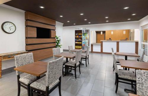 Marion Hotel | Wingate by Wyndham Marion