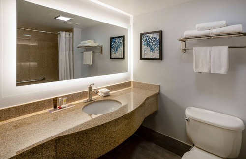 Waldorf Hotel | Wingate by Wyndham Waldorf/Washington DC Area