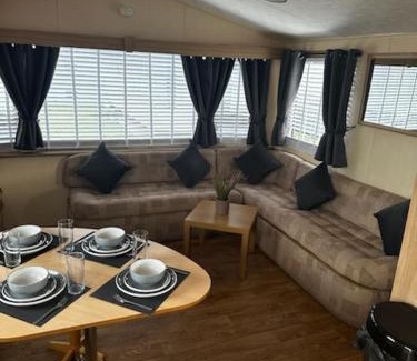 Towyn Apartment | Winkups Getaway caravan hire