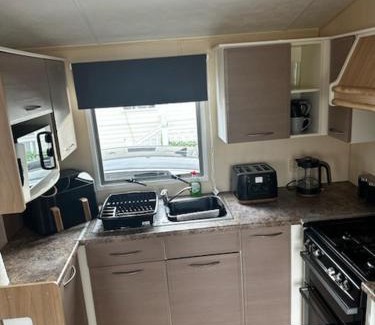 Towyn Apartment | Winkups Getaway caravan hire