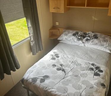Towyn Apartment | Winkups Getaway caravan hire
